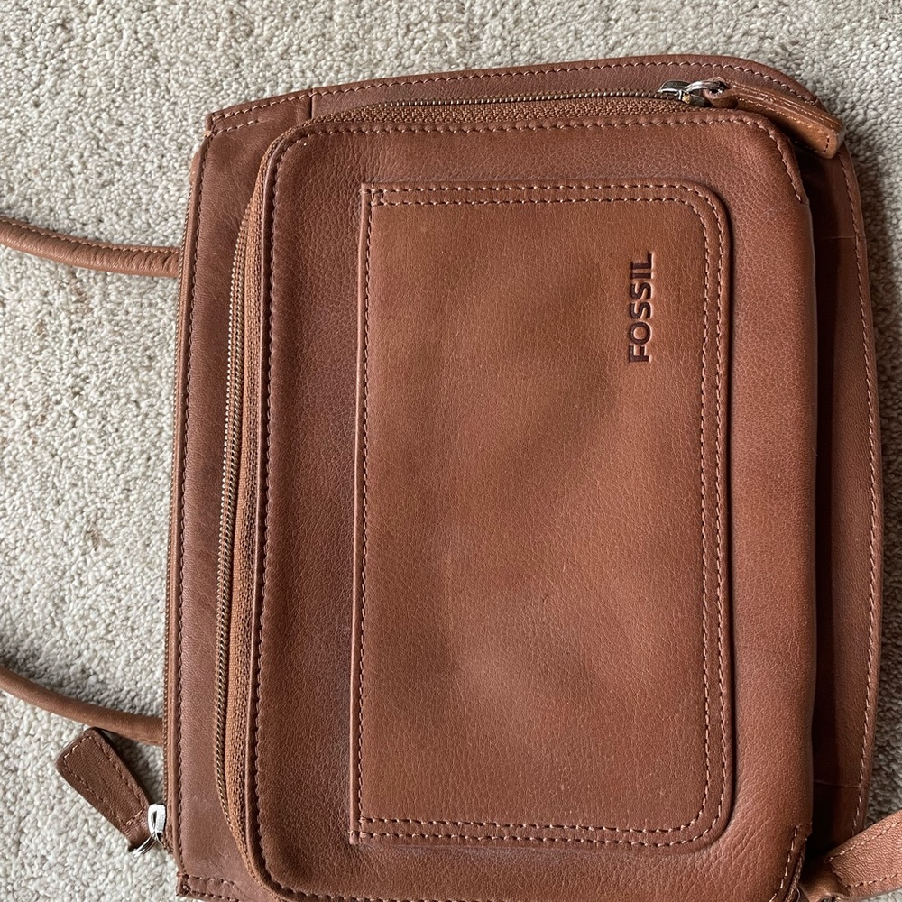 Fossil Women’s Leather Cross-body Purse - Picture 2 of 8